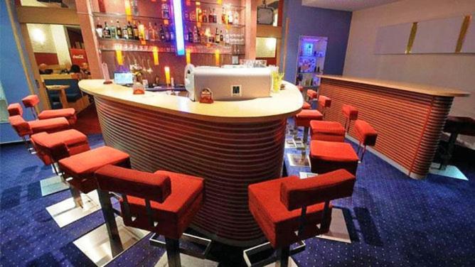 Hotel Slovan เยเซนิค ภายนอก รูปภาพ