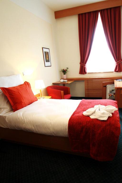 Hotel Slovan เยเซนิค ห้อง รูปภาพ