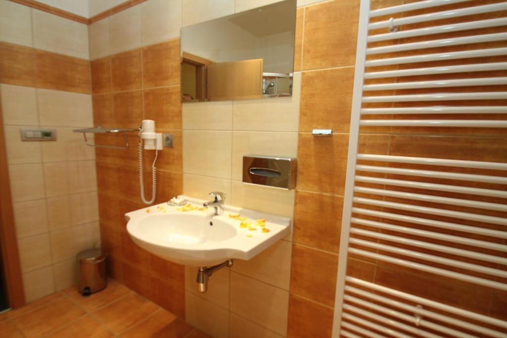 Hotel Slovan เยเซนิค ห้อง รูปภาพ