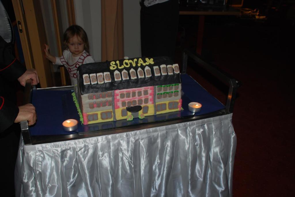 Hotel Slovan เยเซนิค ภายนอก รูปภาพ