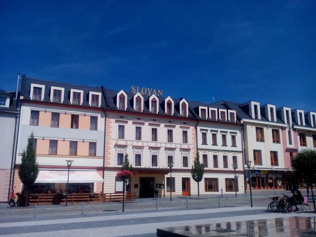 Hotel Slovan เยเซนิค ภายนอก รูปภาพ