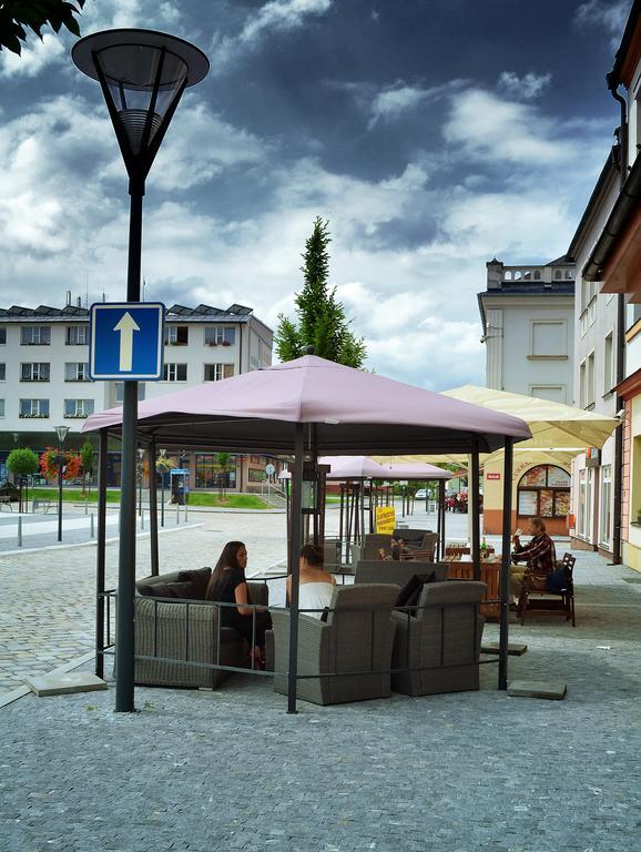 Hotel Slovan เยเซนิค ภายนอก รูปภาพ